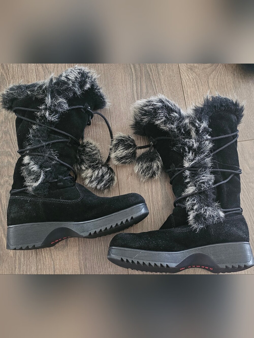 NWOT REPORT brand Black Suede With Faux Fur Lining Boots